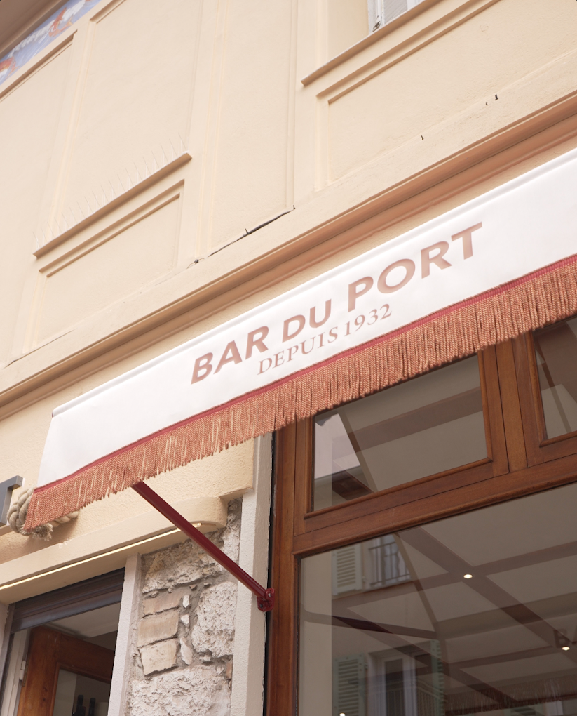 Terrasse du Bar du Port face au port de Saint-Jean-Cap-Ferrat